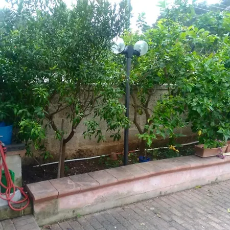 Holiday home Dimora Degli Agrumi *